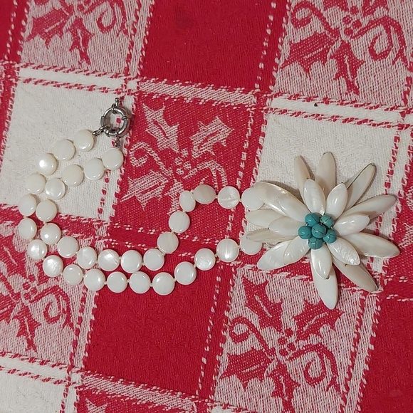 Mother of Pearl Statement Necklace - Picture 4 of 7